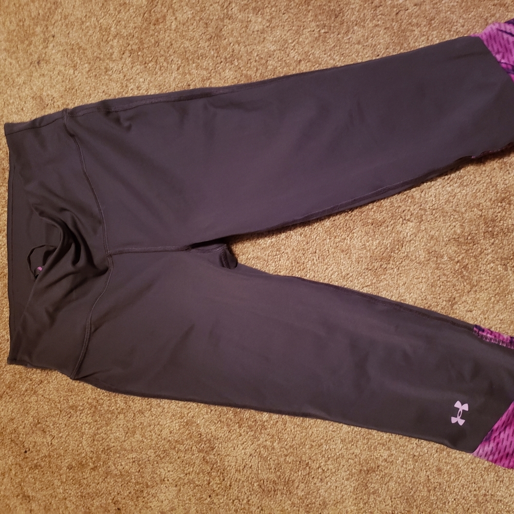 UA cropped leggings